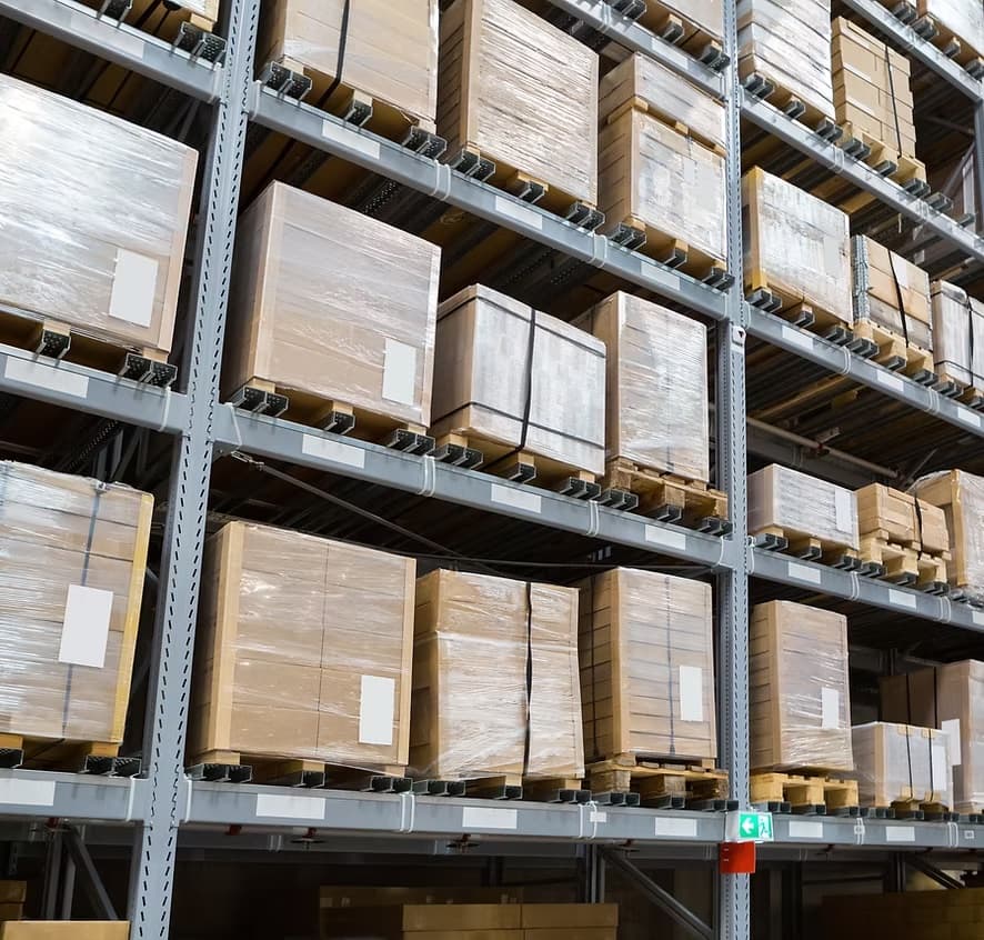 Magazijn met pallets bij Parcel International